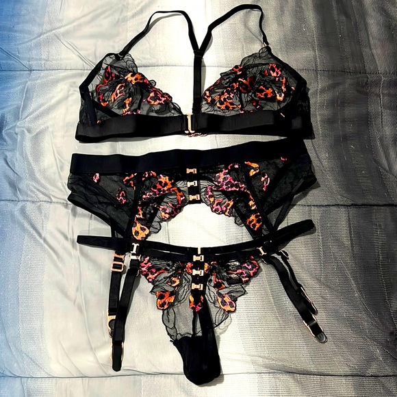 Honey Birdette Darrien 3 piece set LIKE NEW - Picture 2 of 12